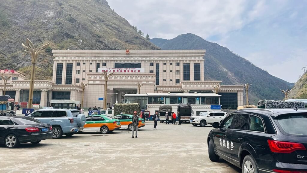 Drive to Kyirong County (2850 m)