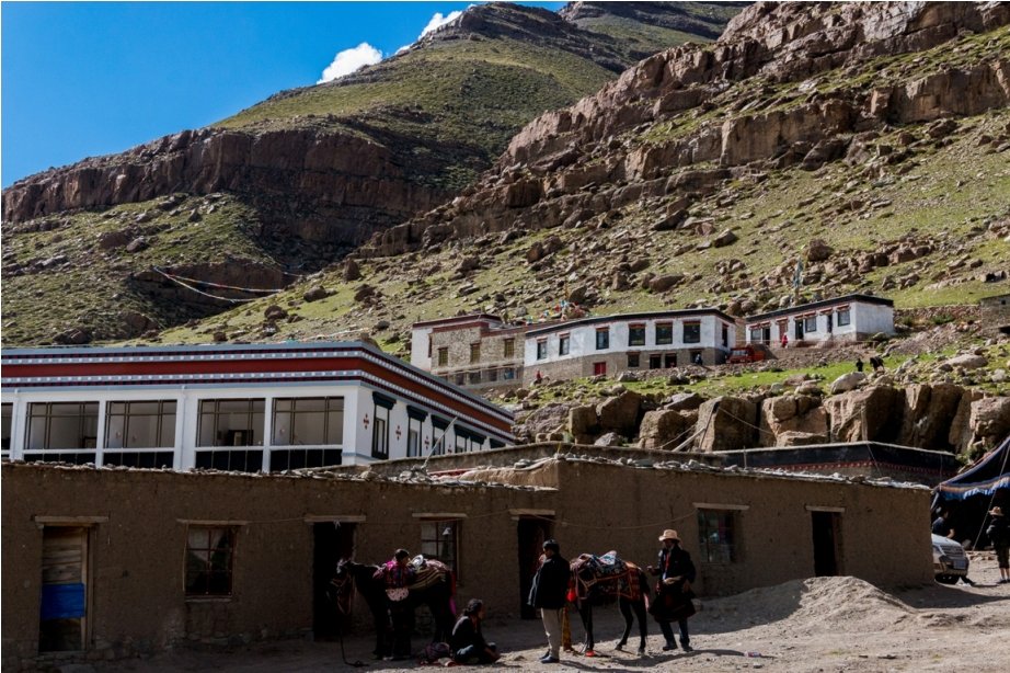 Zutulphuk to Taklakot or Hilsa (8 Km Treks)